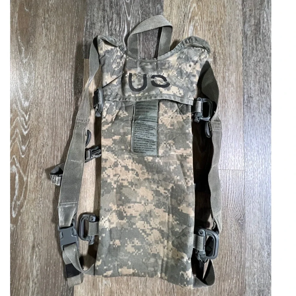 US Military Hydration System Carrier Unisex OS Green UCP Camo MOLLE II 4971